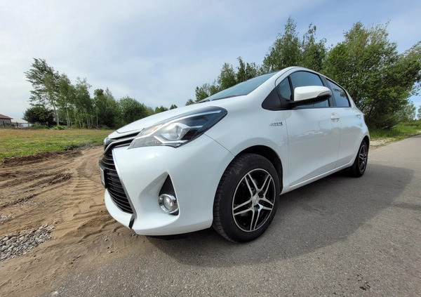 Toyota Yaris cena 42300 przebieg: 190000, rok produkcji 2015 z Wołomin małe 56